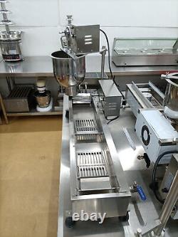 Wixkix Donut Maker Automatic Doughnut Making Machine 500pcs/H Fryer 3 Set Molds