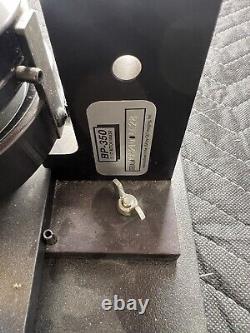 (Ancien modèle) Machine à fabriquer des boutons BP-350 avec coupe-papier pour des boutons de 3,5 cm