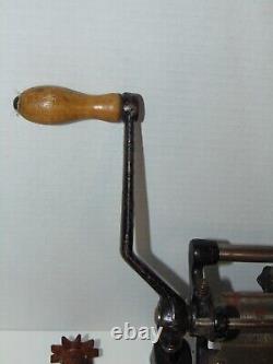 Antique Vitantonio Cast Iron Pasta Noodle Making Machine Avec 5 Pièces Jointes 1920